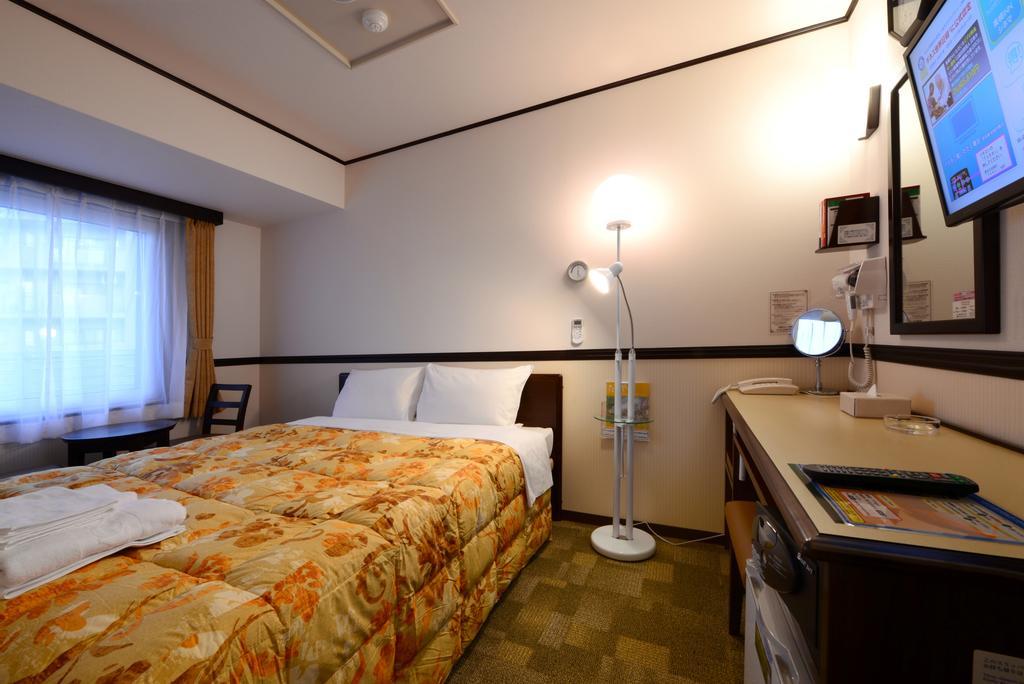 Toyoko Inn Kobe Sannomiya-Eki Higashi ภายนอก รูปภาพ