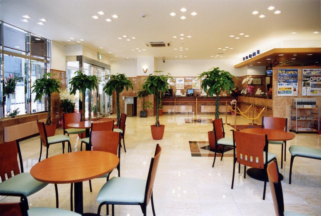 Toyoko Inn Kobe Sannomiya-Eki Higashi ภายนอก รูปภาพ