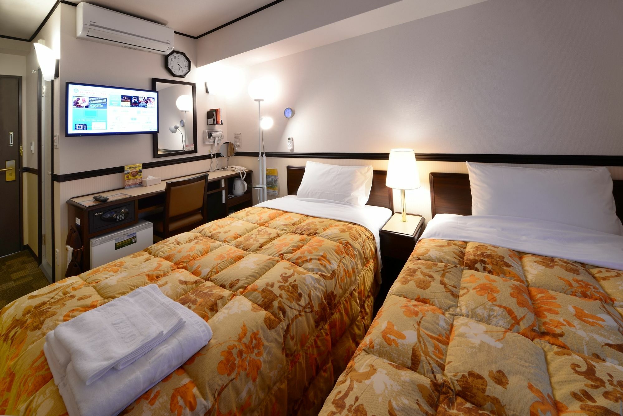 Toyoko Inn Kobe Sannomiya-Eki Higashi ภายนอก รูปภาพ