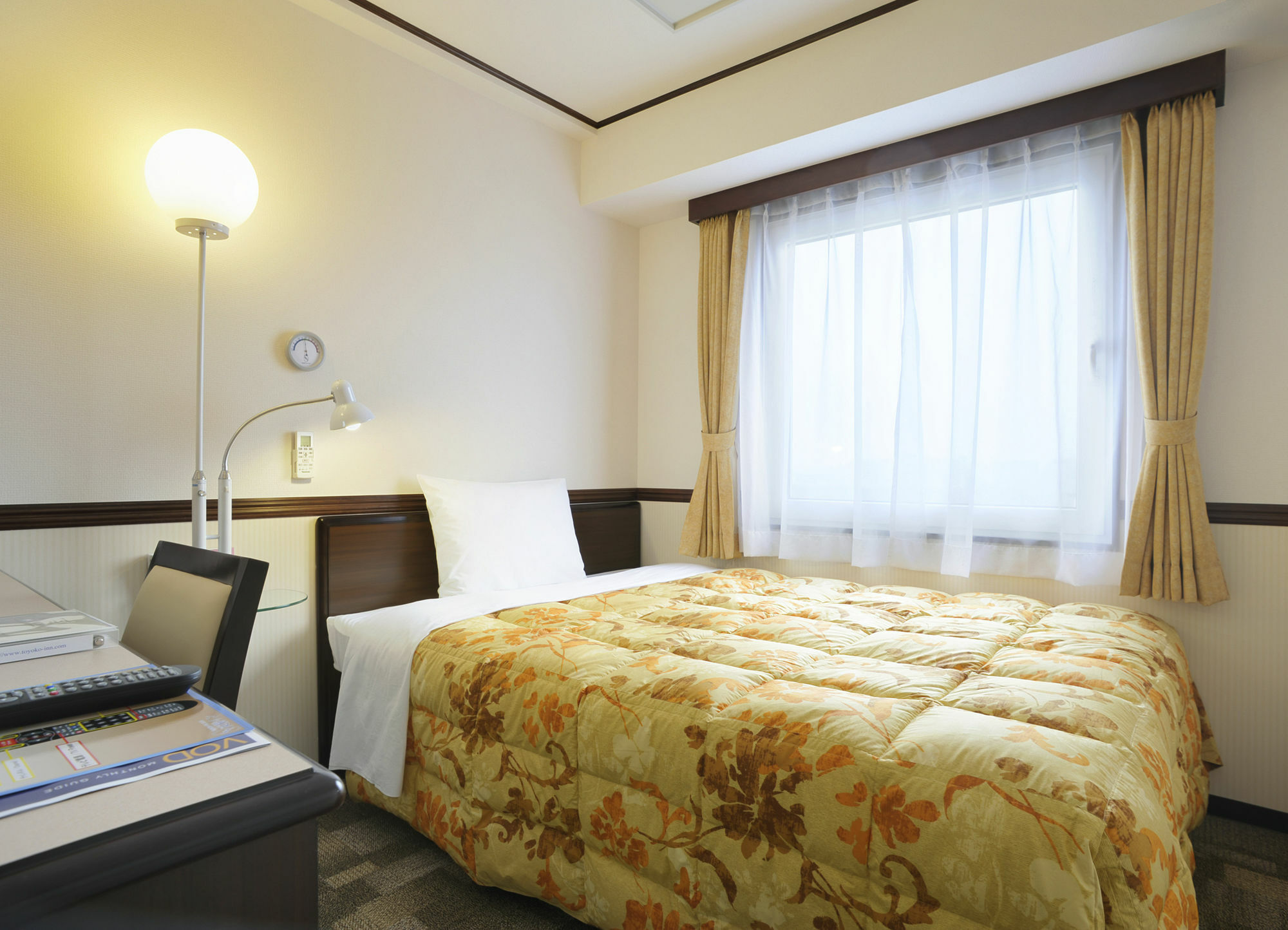 Toyoko Inn Kobe Sannomiya-Eki Higashi ภายนอก รูปภาพ