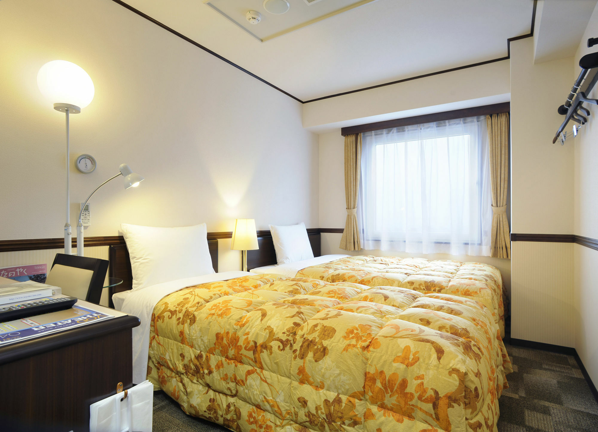 Toyoko Inn Kobe Sannomiya-Eki Higashi ภายนอก รูปภาพ